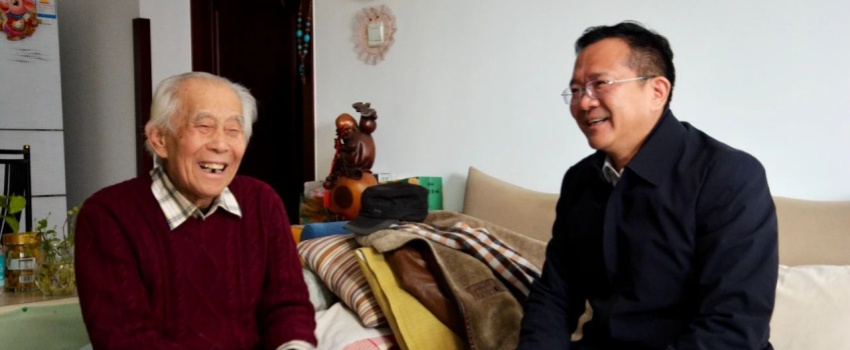 中國(guó)樂(lè)凱黨委領(lǐng)導(dǎo)看望慰問(wèn)樂(lè)凱老領(lǐng)導(dǎo)、老專家、老干部、老黨員及生活困難職工